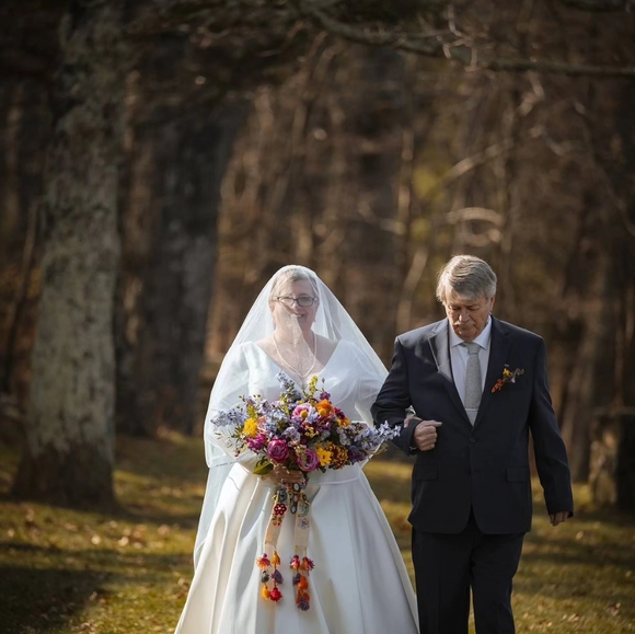 Wedding Dress- V neck long sleeve with button details size 28 - Picture 3 of 11